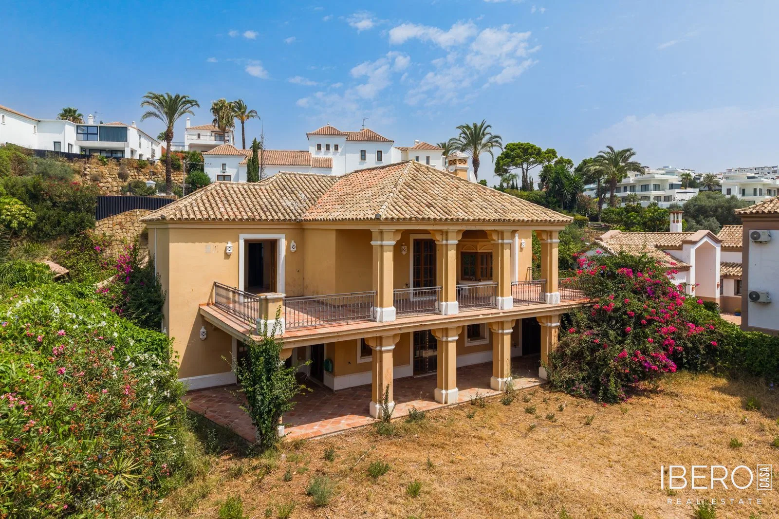 Dům se 4 ložnicemi kousek od moře, Estepona