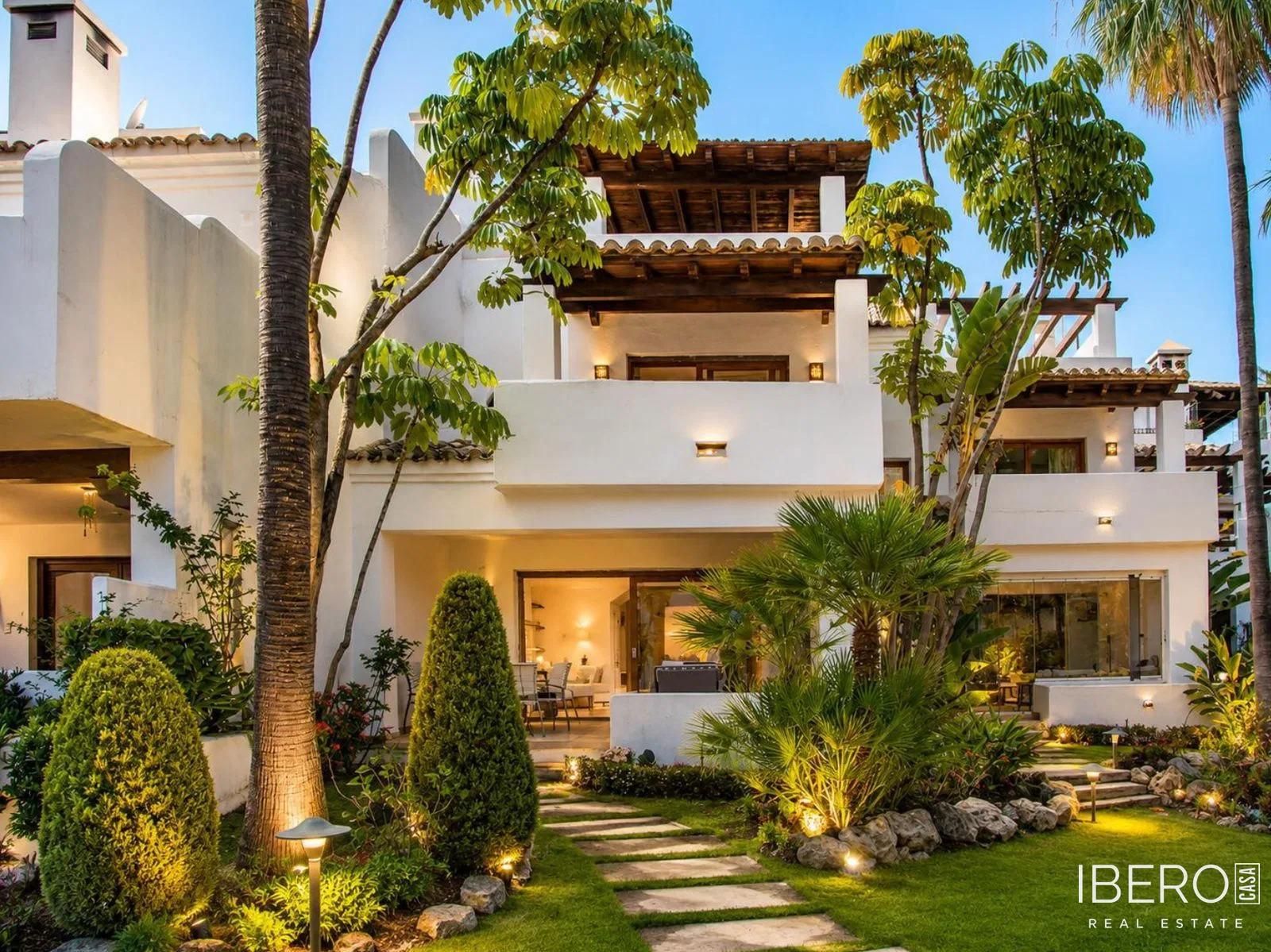 Renovated 3-bedroom house with sea view, El Paraiso