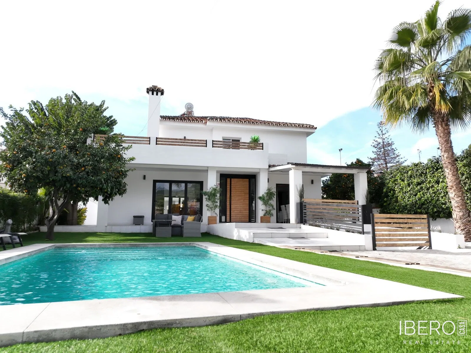 Zrekonstruovaný dům se 6 ložnicemi a výhledem na moře, Marbella