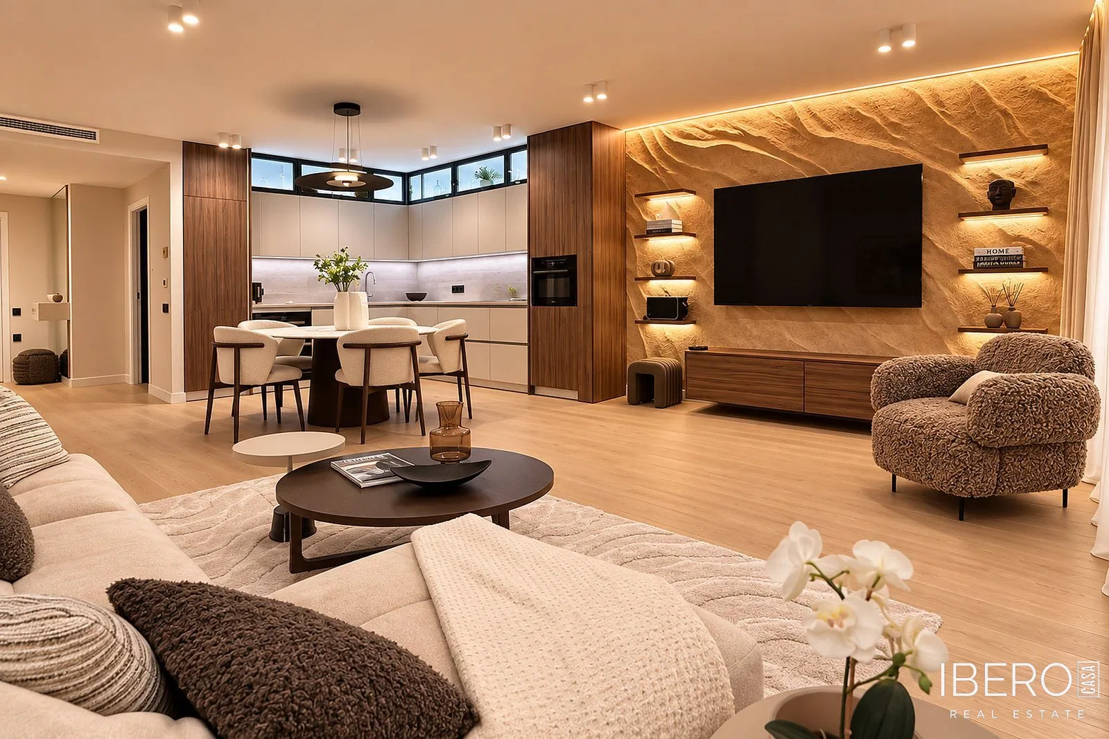 Zrekonstruovaný apartmán se 3 ložnicemi kousek od moře, Estepona