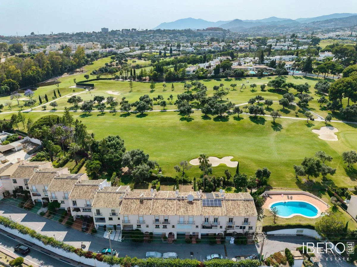 4-bedroom house near the sea, Nueva Andalucía