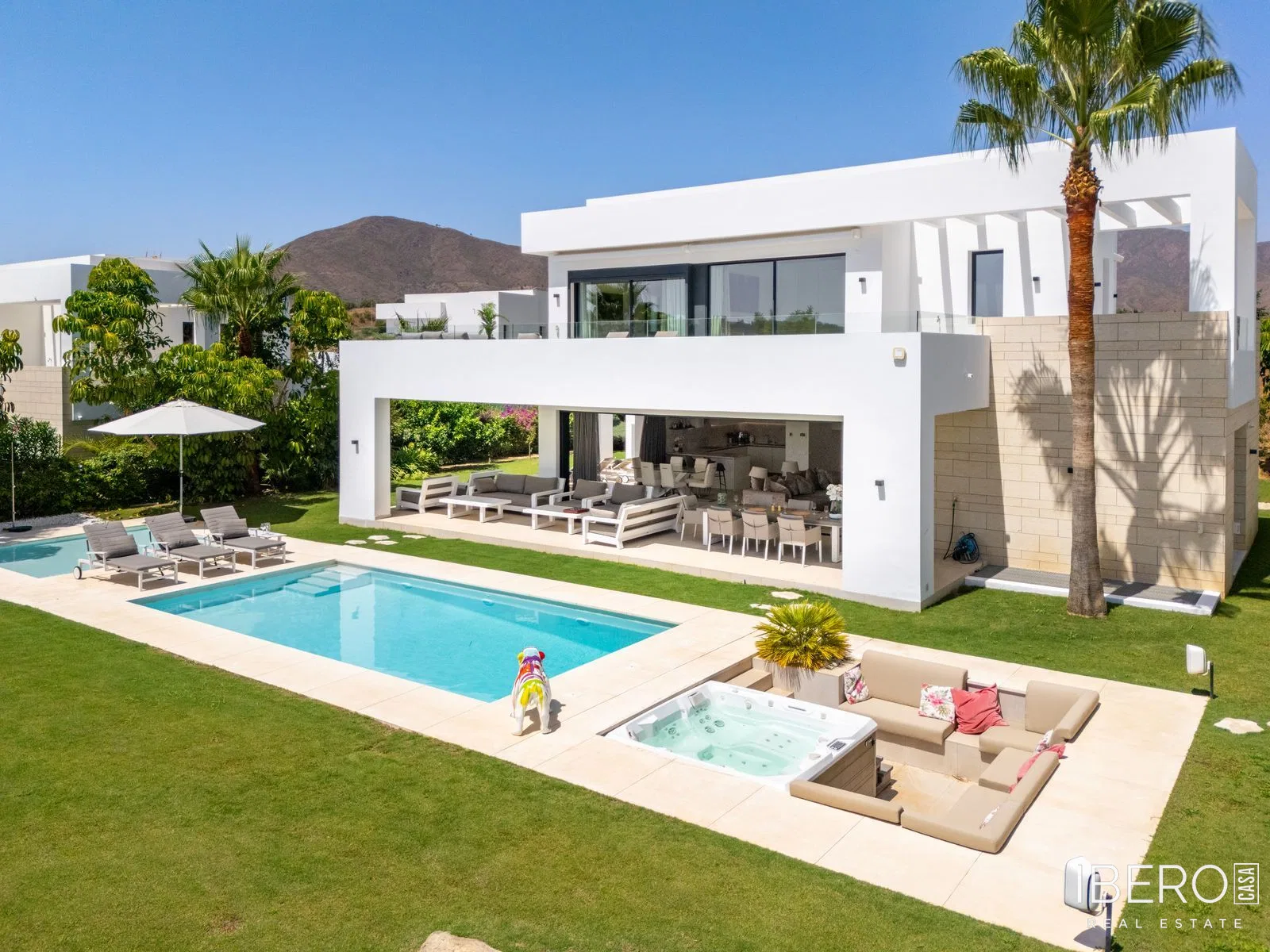 Casa de obra nueva de 6 dormitorios, La Cala Golf