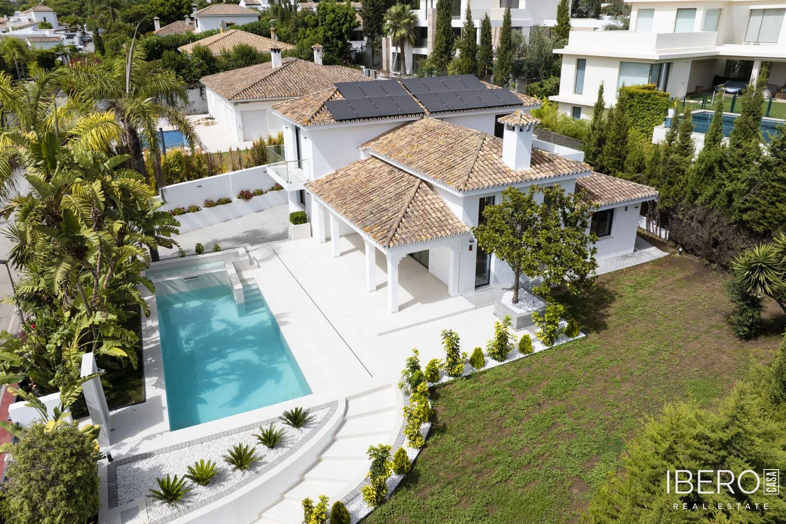 Zrekonstruovaný dům se 4 ložnicemi kousek od golfu, Guadalmina Alta