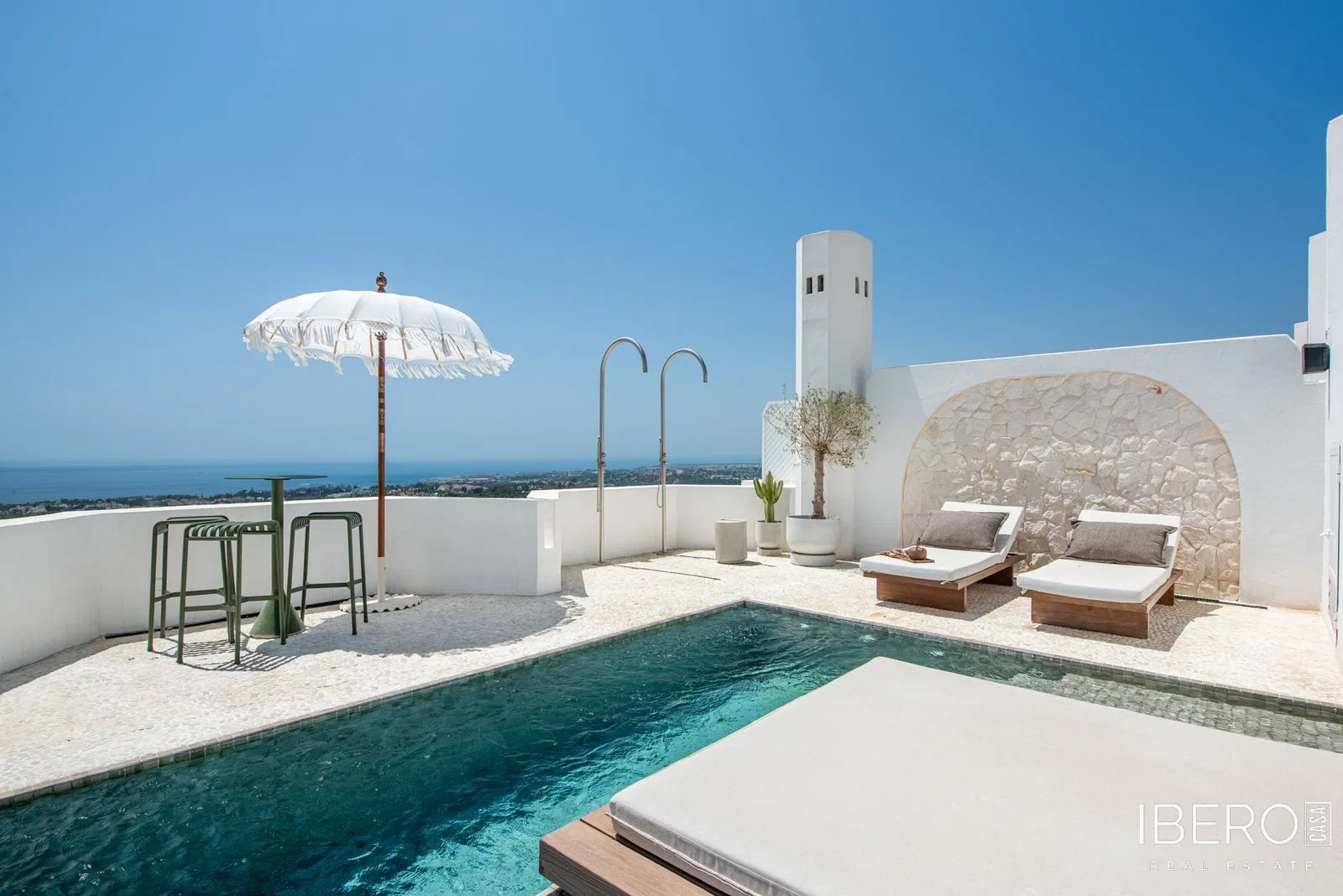 Renovated 3-bedroom apartment with sea view, The Golden Mile