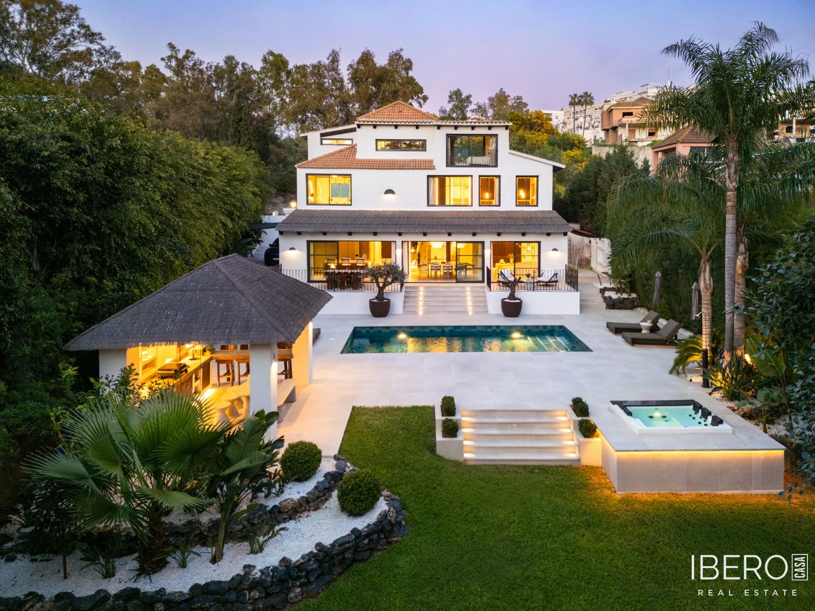 Casa reformada de 5 dormitorios, Nueva Andalucía