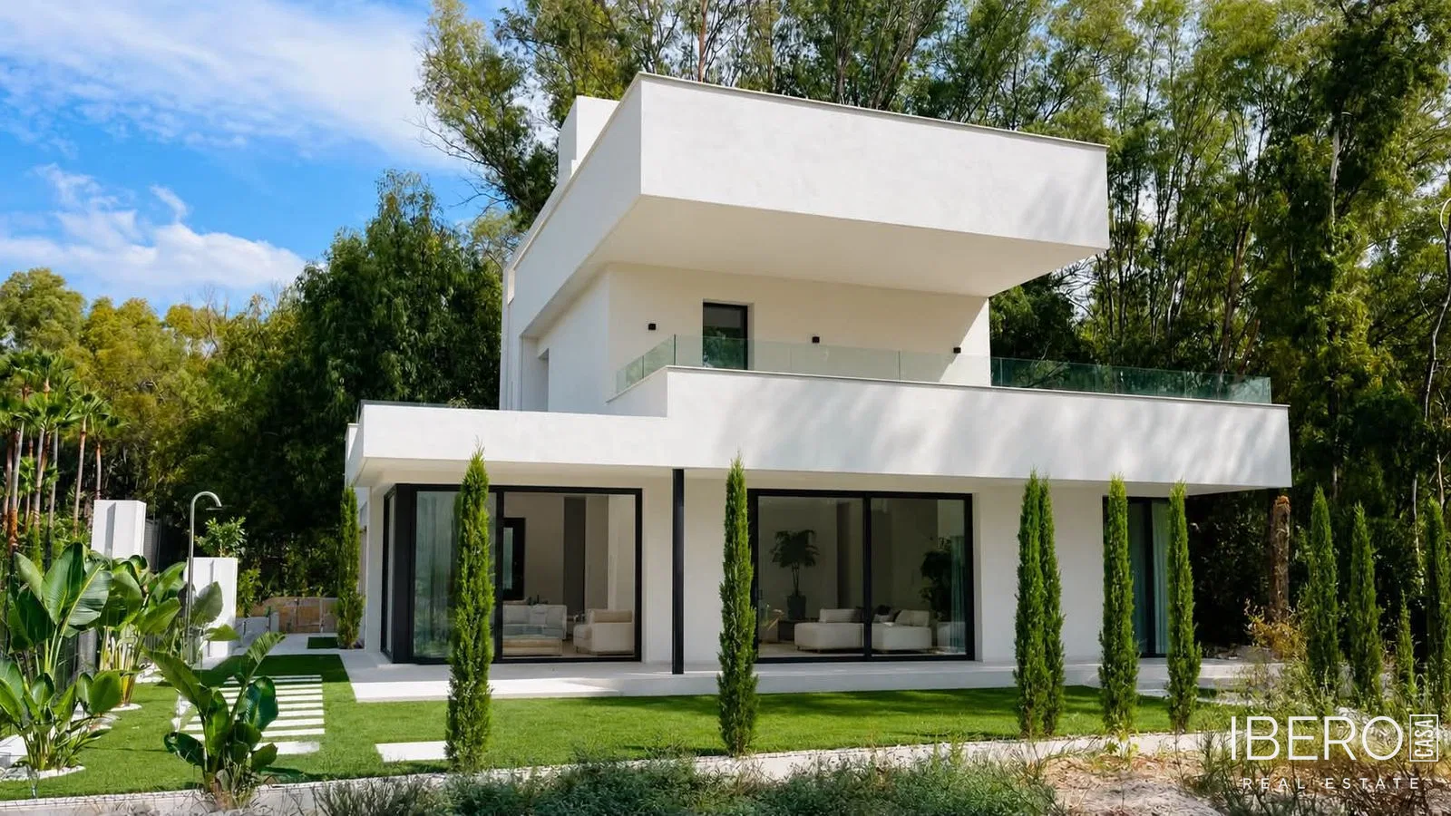 Nový dům s 5 ložnicemi kousek od mariny, Nueva Andalucía