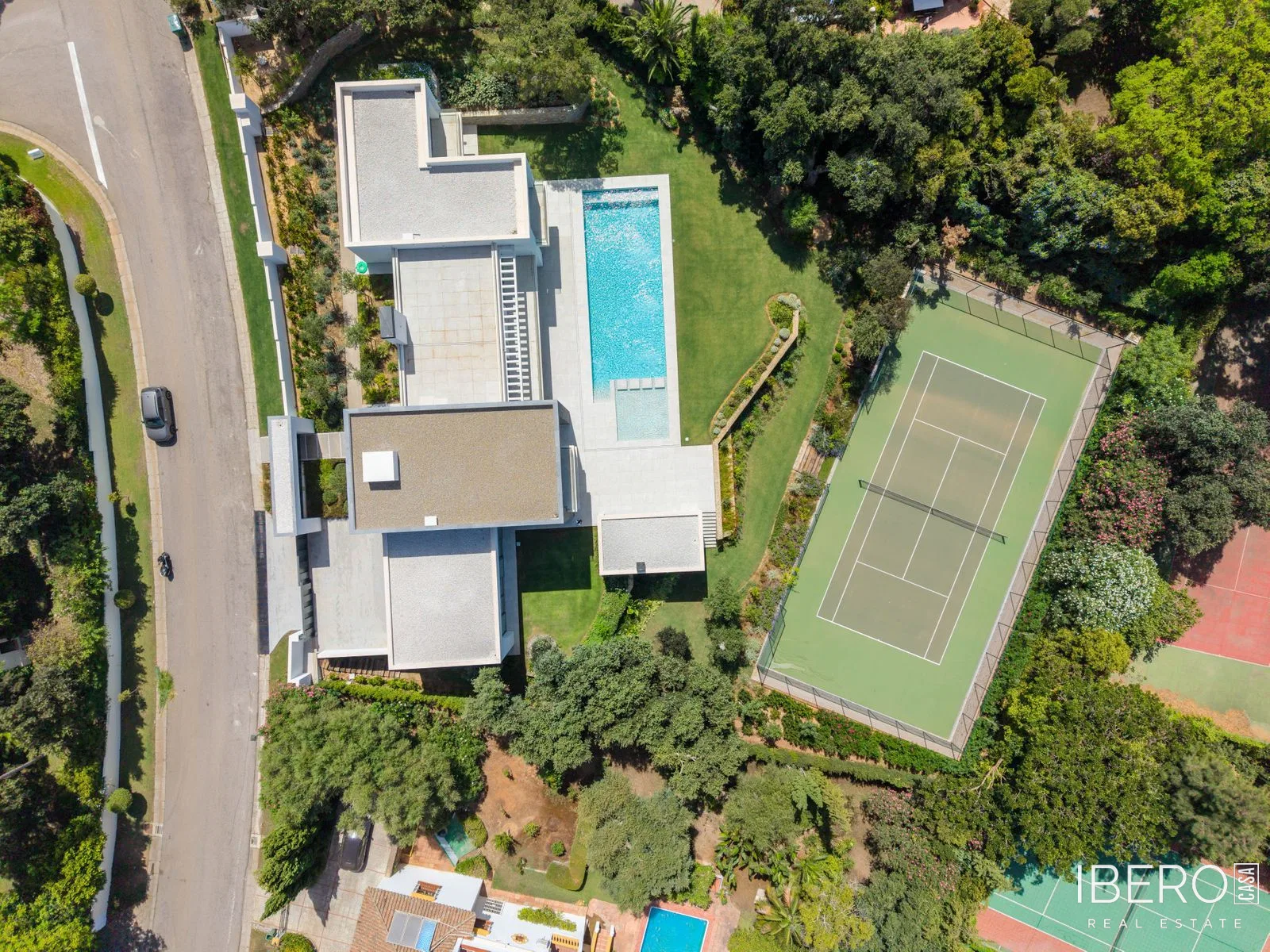 Nový dům se 7 ložnicemi kousek od golfu, Sotogrande Alto