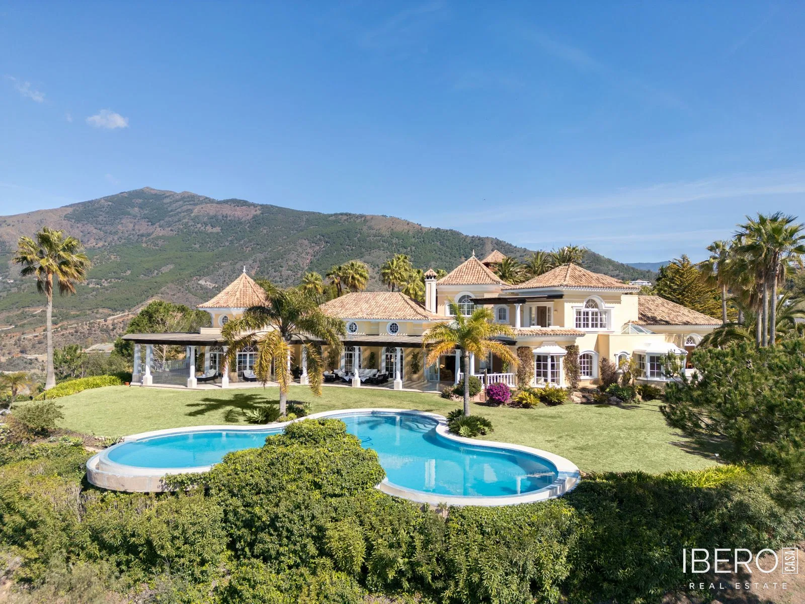 Casa de 4 dormitorios con vistas al mar, La Zagaleta