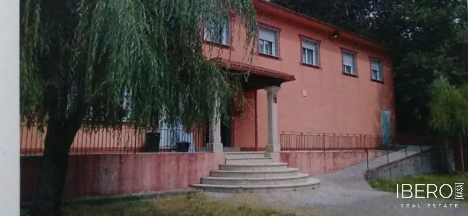 Dům s 18 ložnicemi, Dodro