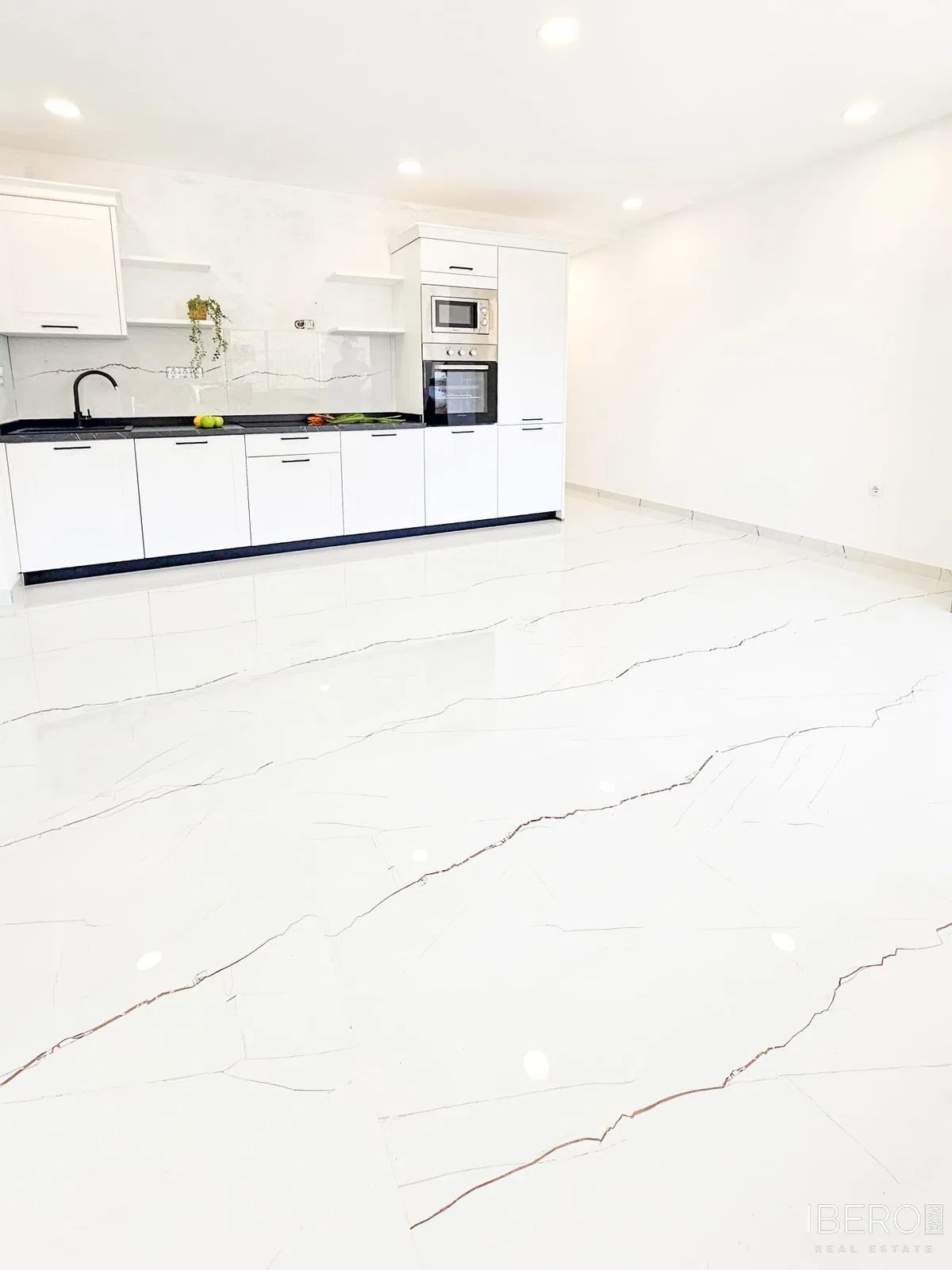 Zrekonstruovaný apartmán se 2 ložnicemi, Marbella