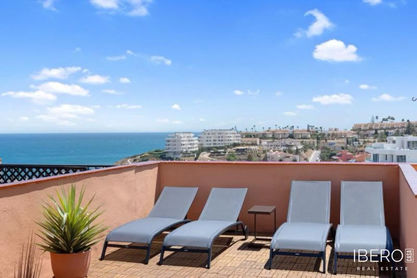 Zrekonstruovaný apartmán se 2 ložnicemi, Mijas Costa