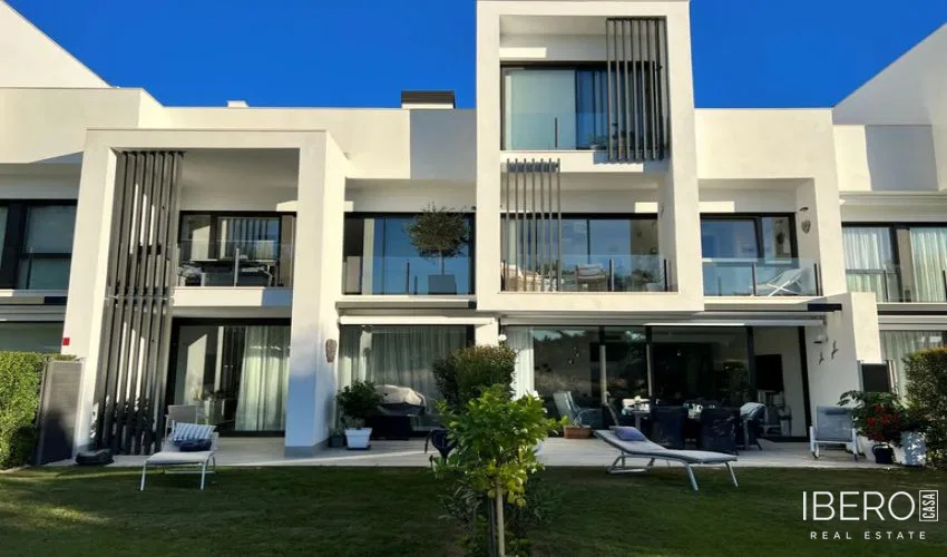 Dům se 4 ložnicemi a výhledem na golf, Sotogrande