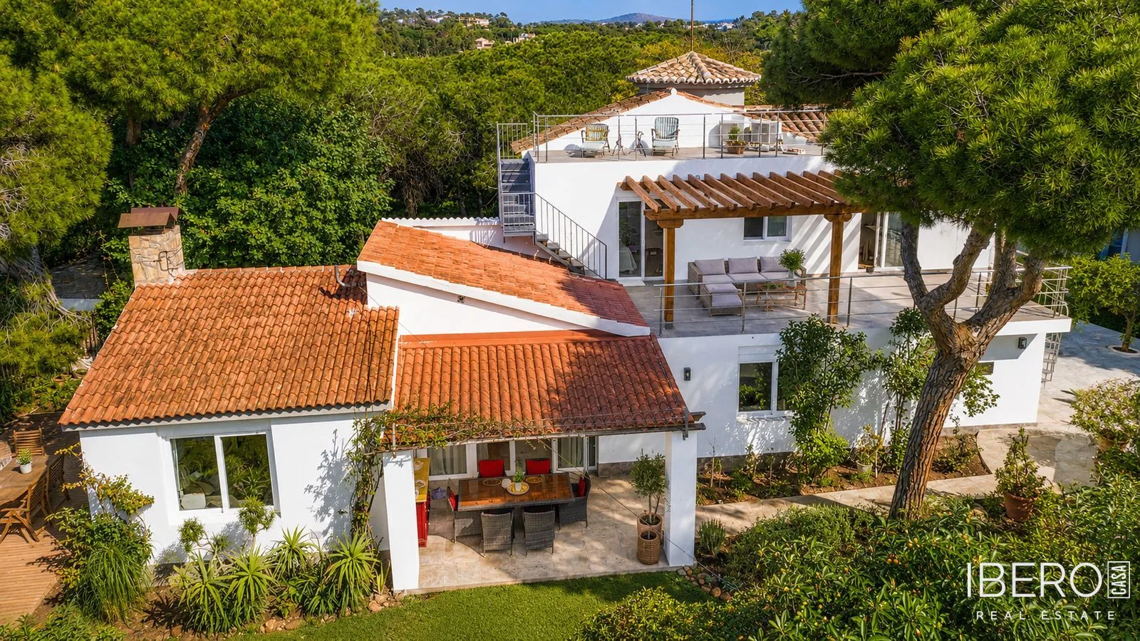 Zrekonstruovaný dům se 4 ložnicemi a výhledem na moře, Marbella