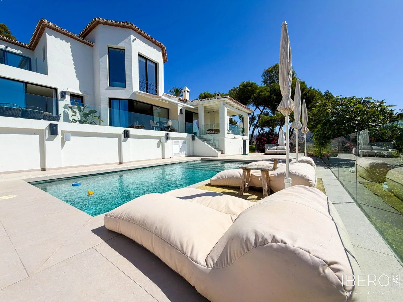 Casa reformada de 6 dormitorios con vistas al mar, Hacienda Las Chapas