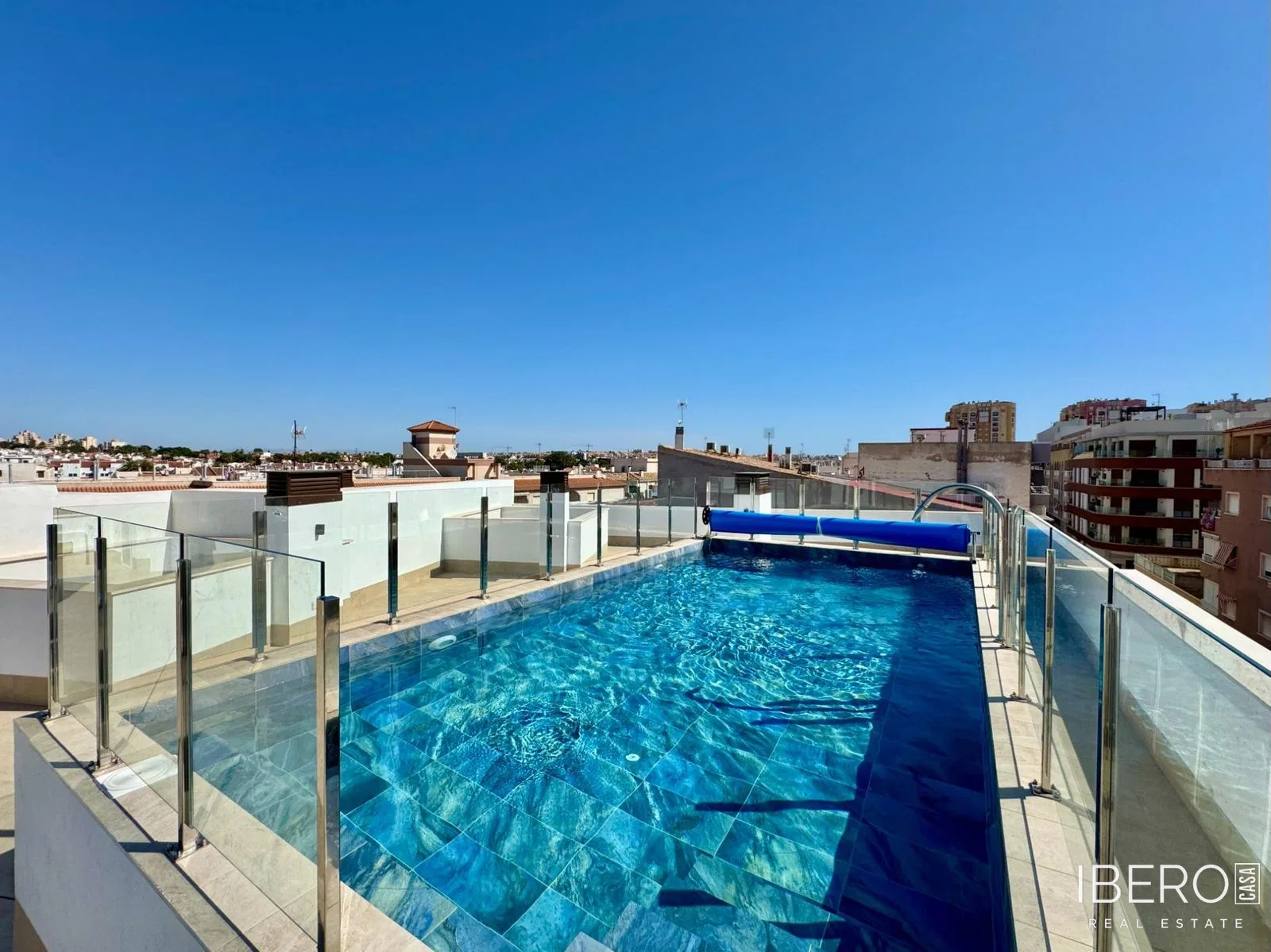Apartmán s 2 spálňami a strešnou terasou, Torrevieja