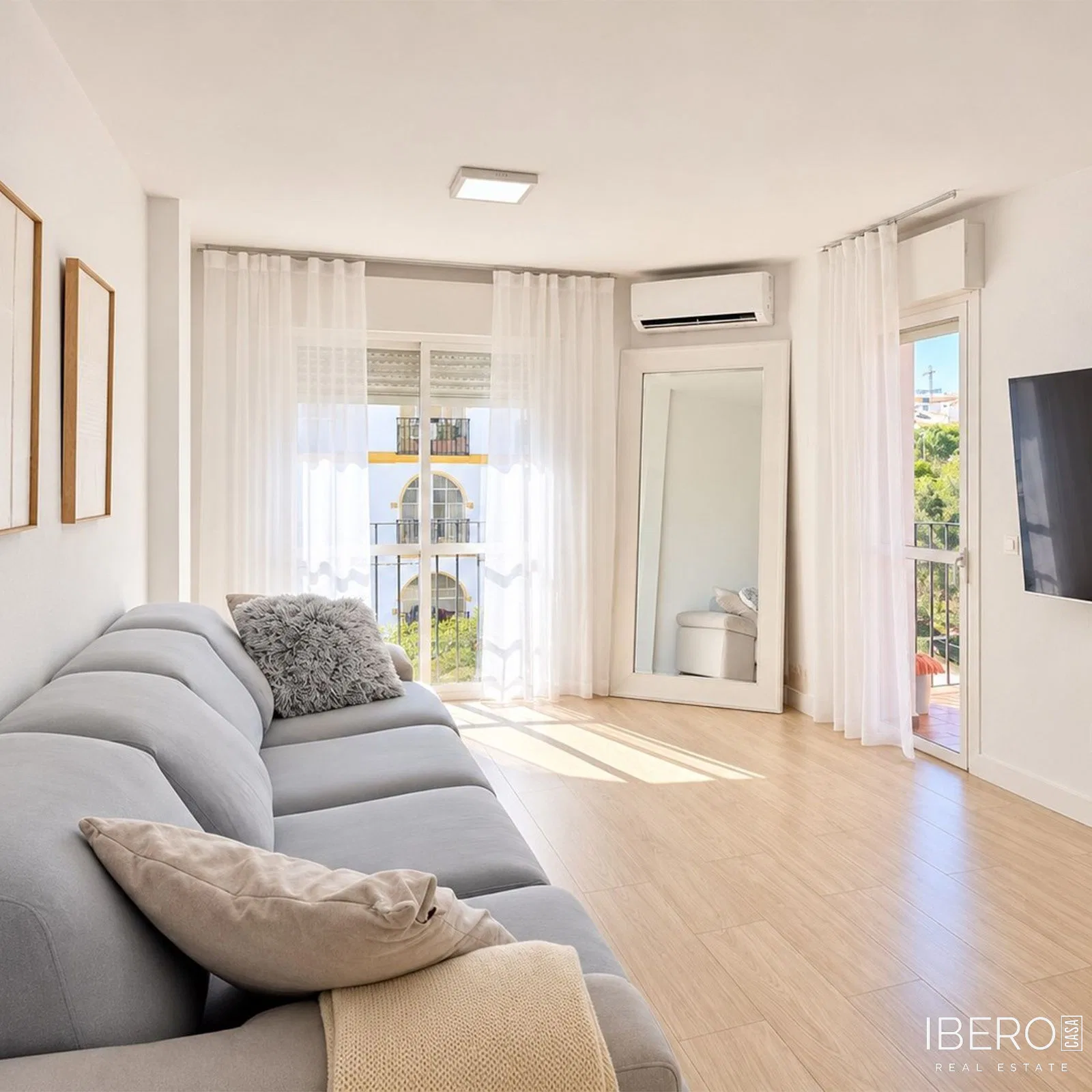 Zrekonštruovaný apartmán s 5 spálňami neďaleko prístavu v Estepone
