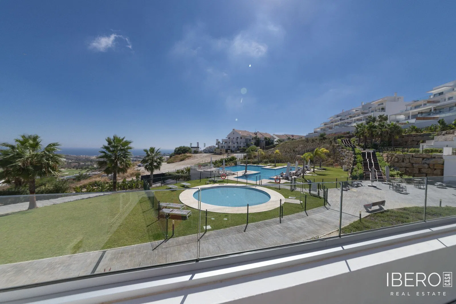 Novostavbový apartmán s 3 spálňami a výhľadom na more, Calanova Golf