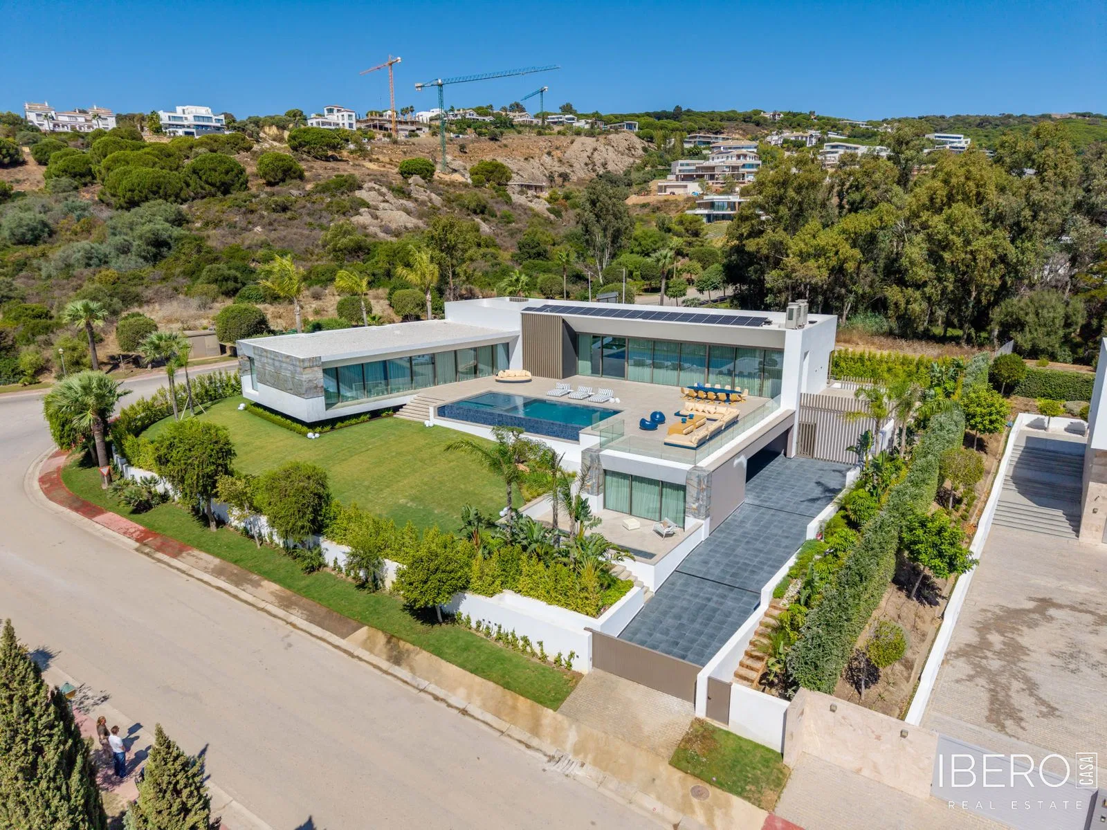 Novostavba domu so 6 spálňami a výhľadom na more v Sotogrande